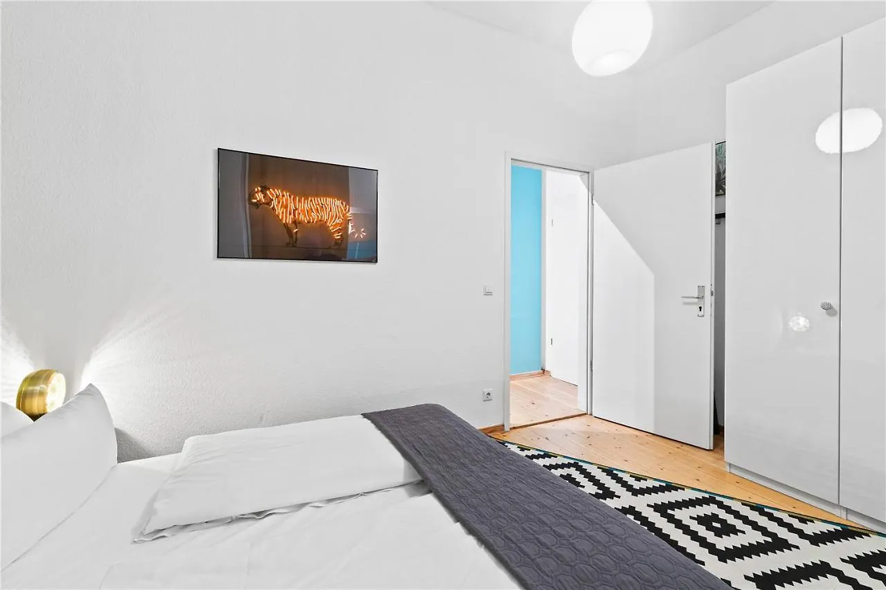 Holiday 33 Apartments Efg Schoenhauser Allee Mit Balkon Berlin Germany