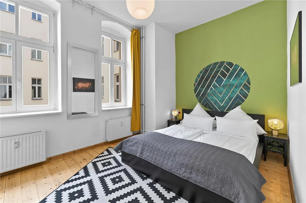 Holiday 33 Apartments Efg Schoenhauser Allee Mit Balkon Berlin