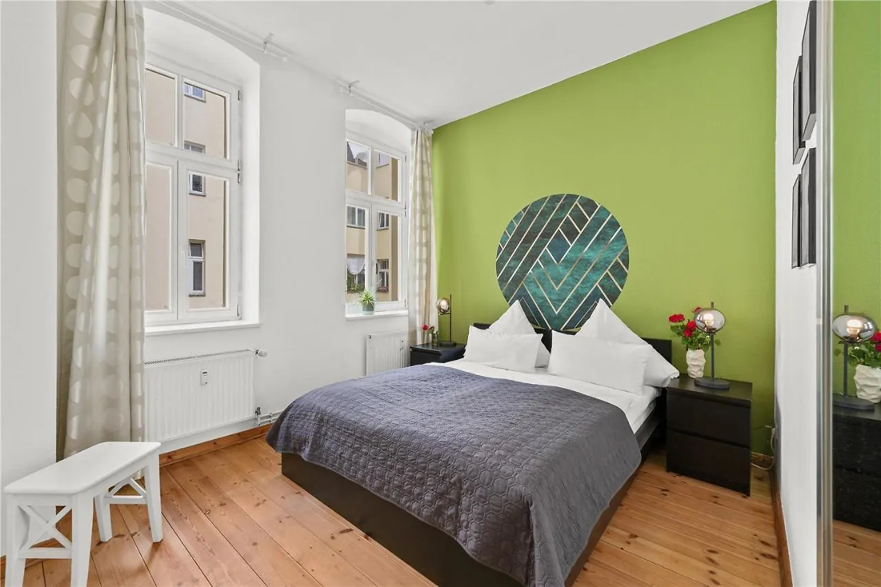 Holiday 33 Apartments Efg Schoenhauser Allee Mit Balkon Berlin 0*,  Germany