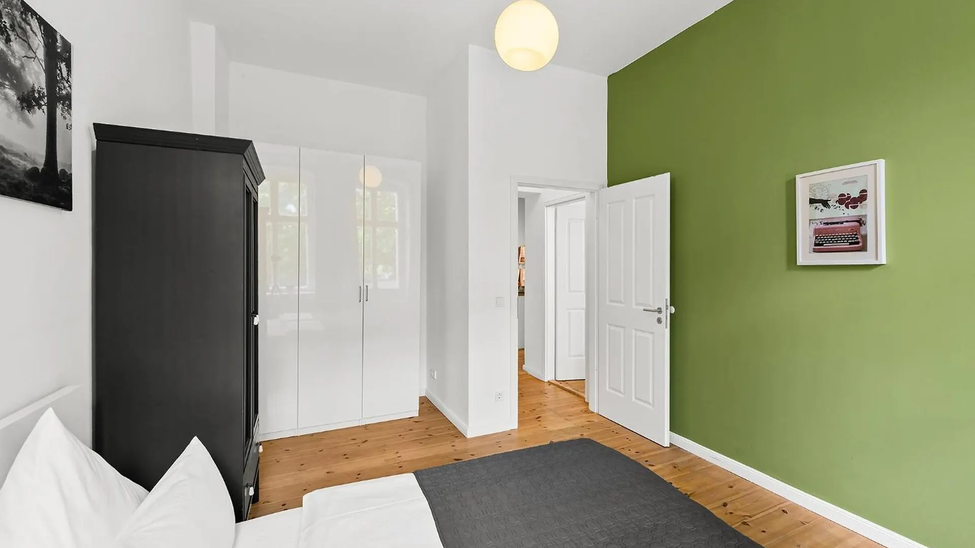 Holiday 33 Apartments Efg Schoenhauser Allee Mit Balkon Berlin