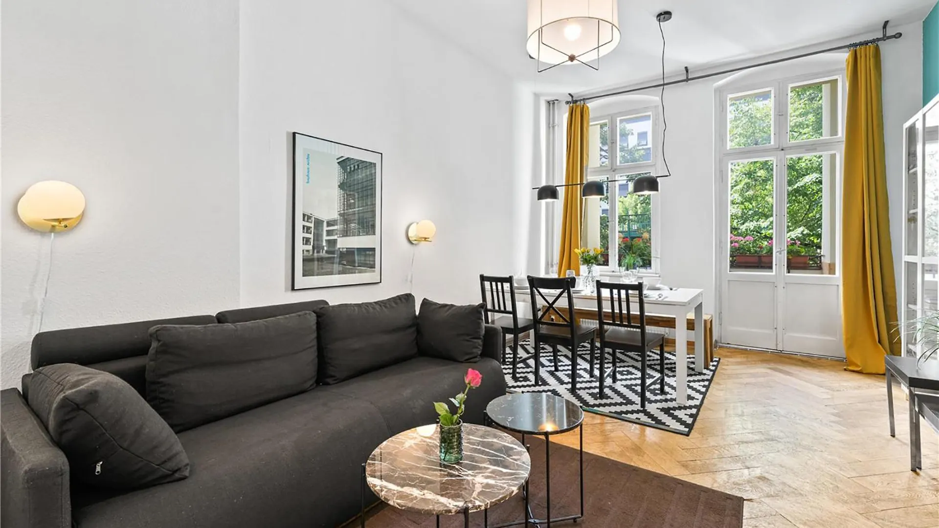 Holiday 33 Apartments Efg Schoenhauser Allee Mit Balkon Berlin