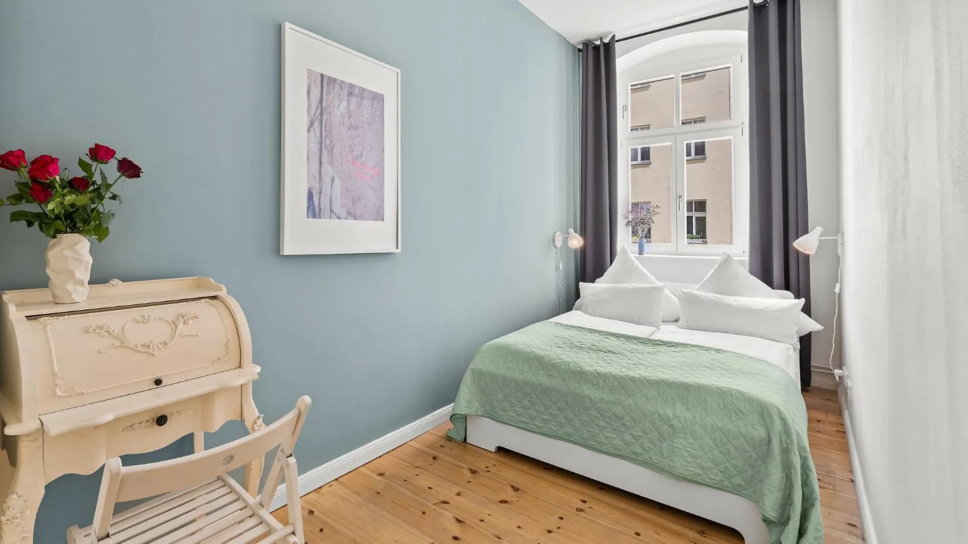 Holiday 33 Apartments Efg Schoenhauser Allee Mit Balkon Berlin
