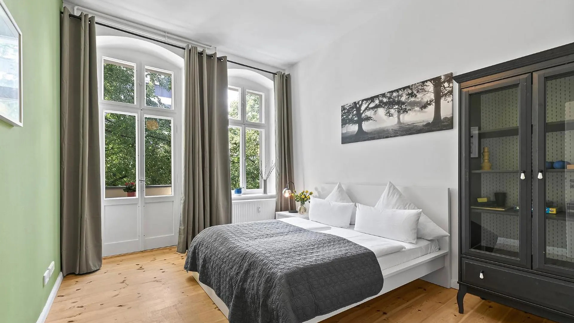 Holiday 33 Apartments Efg Schoenhauser Allee Mit Balkon Berlin