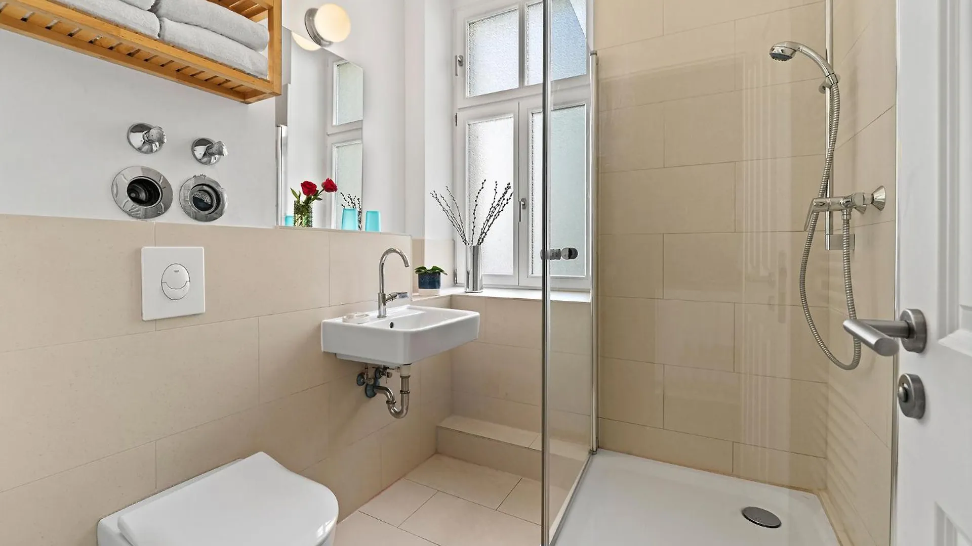 Holiday 33 Apartments Efg Schoenhauser Allee Mit Balkon Berlin