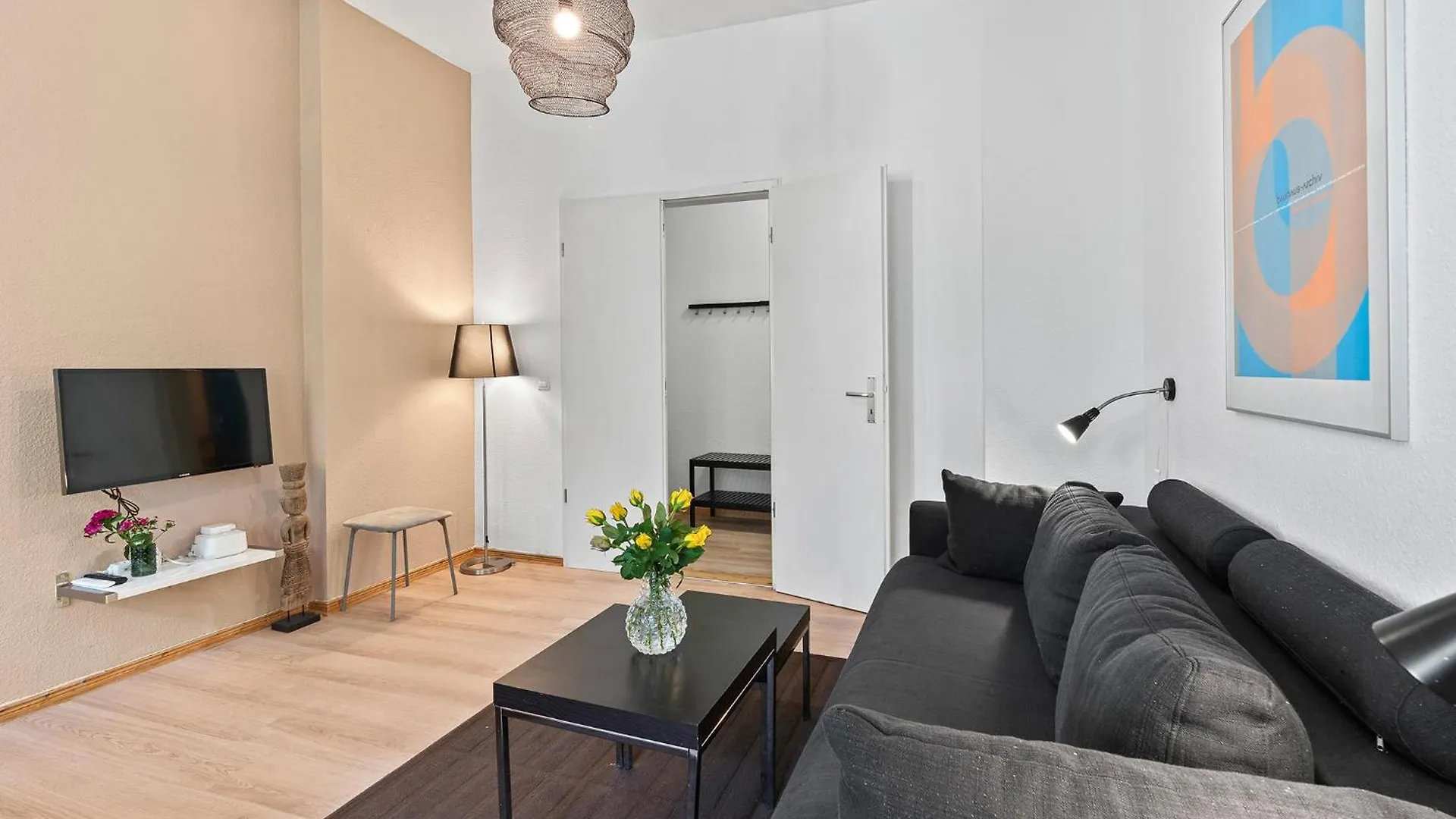 Holiday 33 Apartments Efg Schoenhauser Allee Mit Balkon Berlin