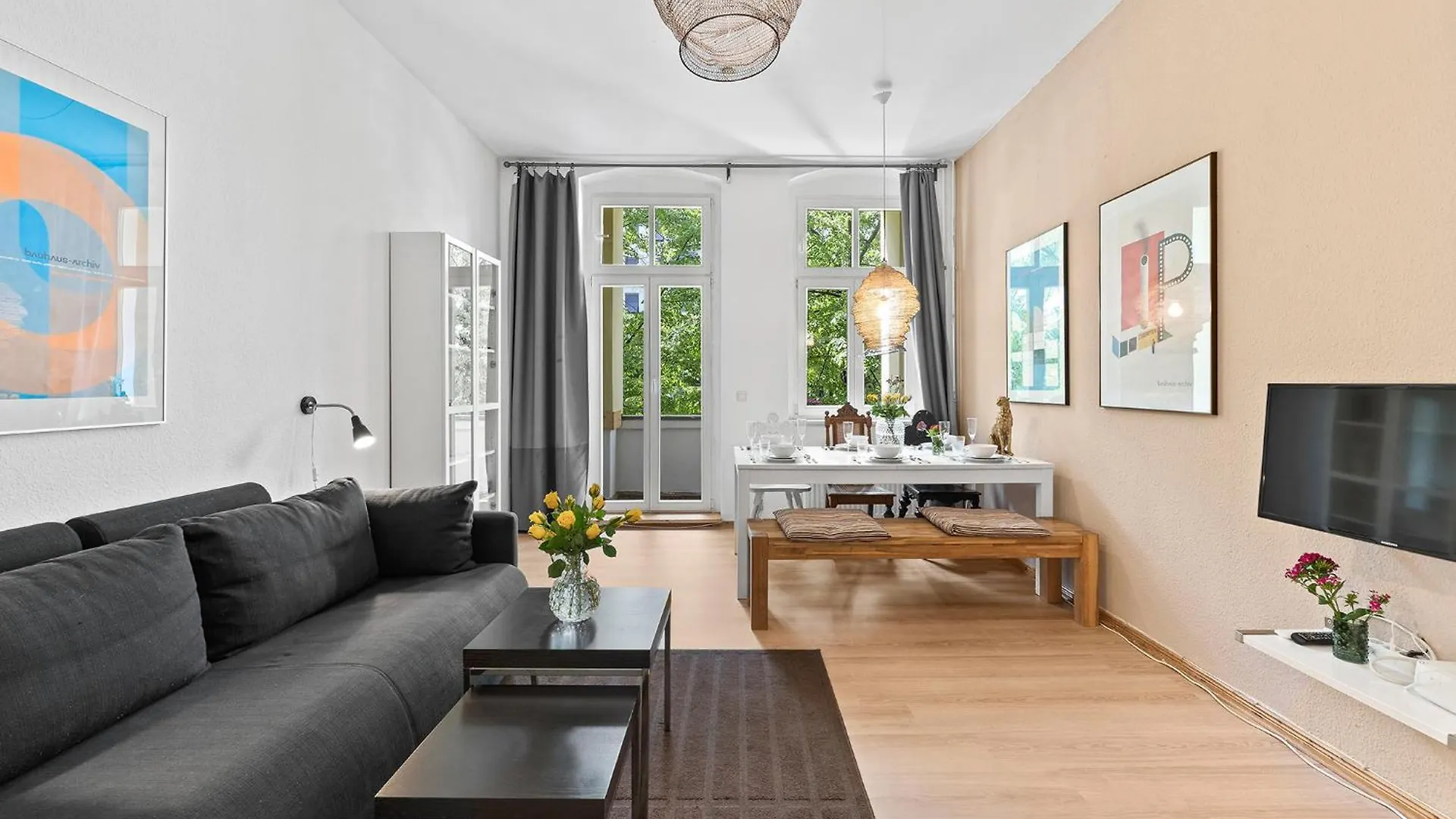 Holiday 33 Apartments Efg Schoenhauser Allee Mit Balkon Berlin