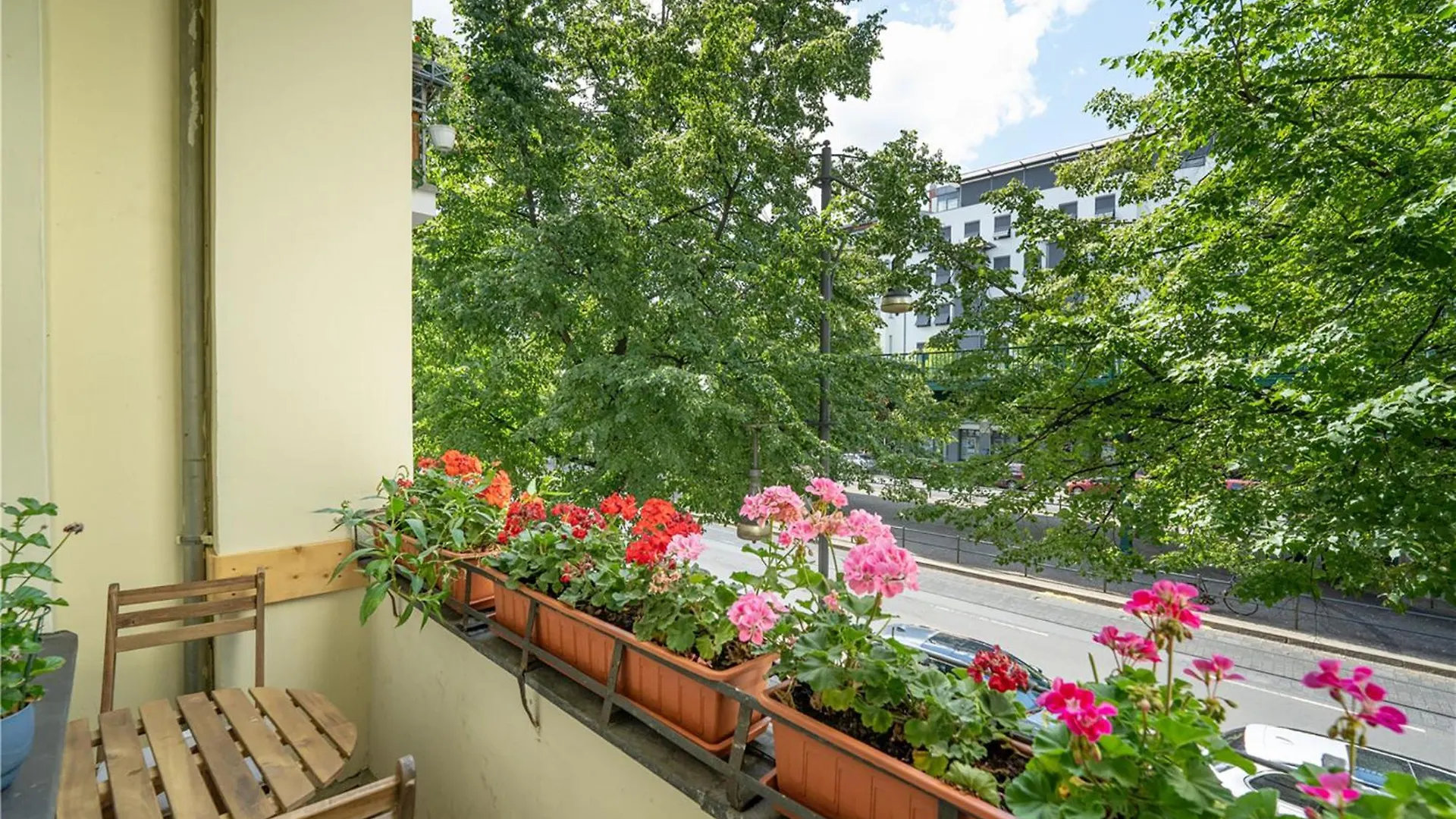 Holiday 33 Apartments Efg Schoenhauser Allee Mit Balkon Berlin