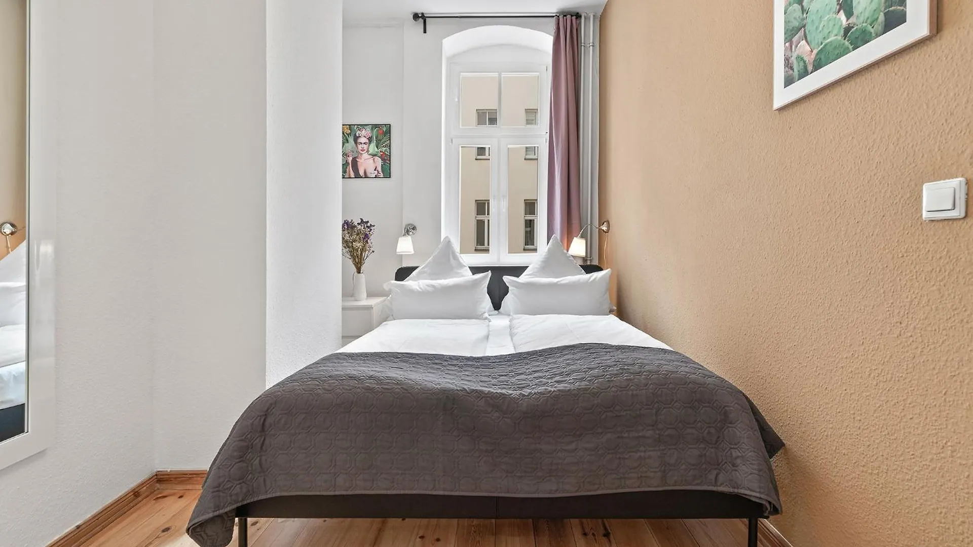 Holiday 33 Apartments Efg Schoenhauser Allee Mit Balkon Berlin Germany