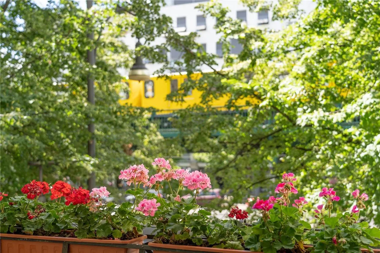 Holiday 33 Apartments Efg Schoenhauser Allee Mit Balkon Berlin